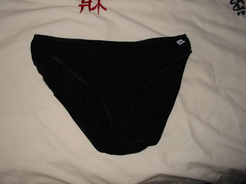 black panties 2.JPG